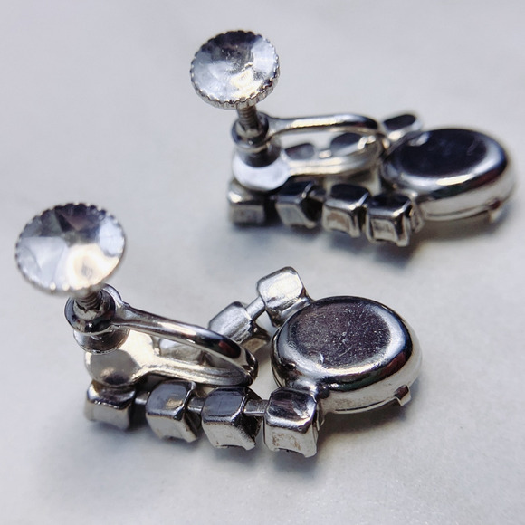 VTG Mid Century Earrings, Screw-Back, Prong Set Rhinestones, Sparkly 1950s - Picture 7 of 8